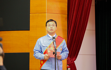 合肥欣奕华代表劳模和先进工作者在表彰大会上发出倡议
